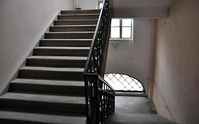 Black Gate - 2 Bedroom Apartment In The Heart Of Old Town With Free Private Secured Parking