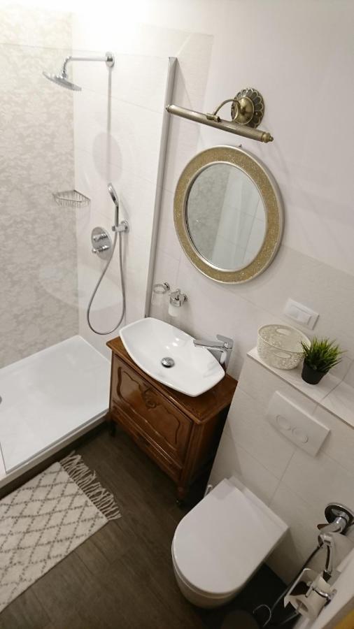 Black Gate - 2 Bedroom Apartment In The Heart Of Old Town With Free Private Secured Parking Brașov Exterior foto